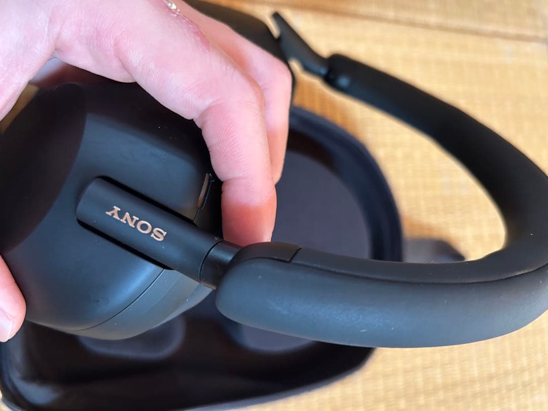 SONY 1000X ワイヤレスヘッドホン ブラックWH -1000X M5