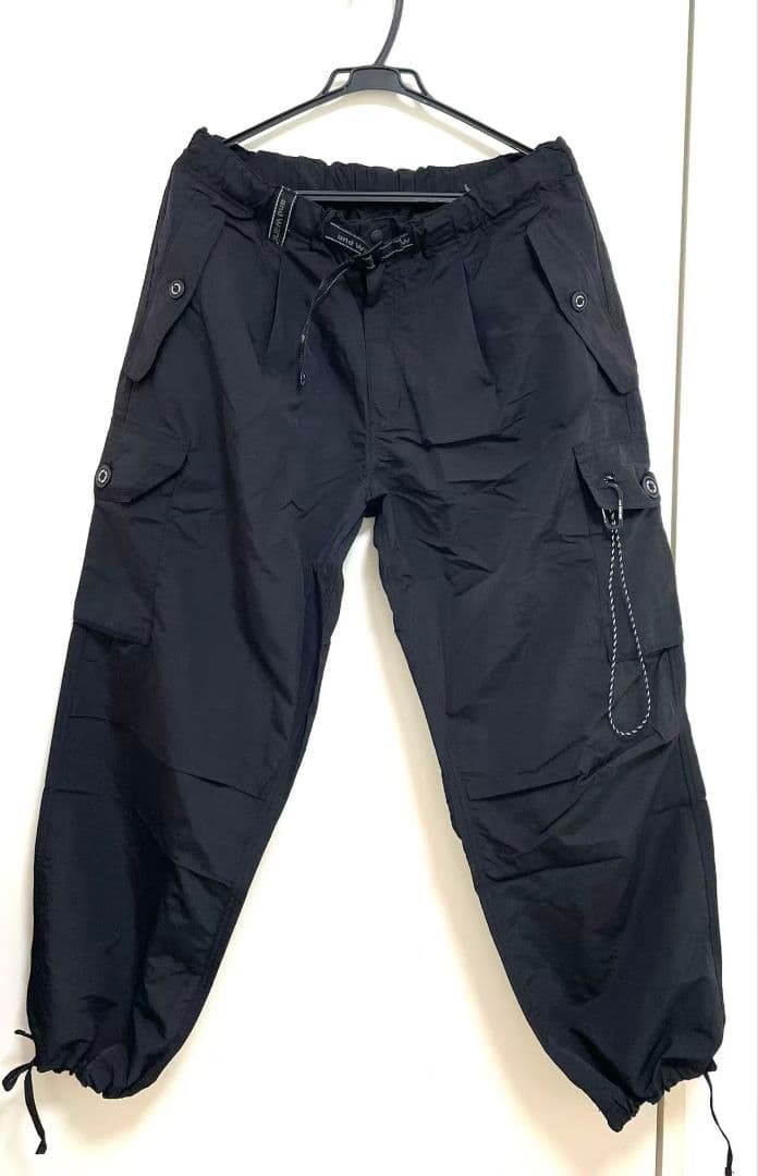 パンツ and wander oversized cargo pants
