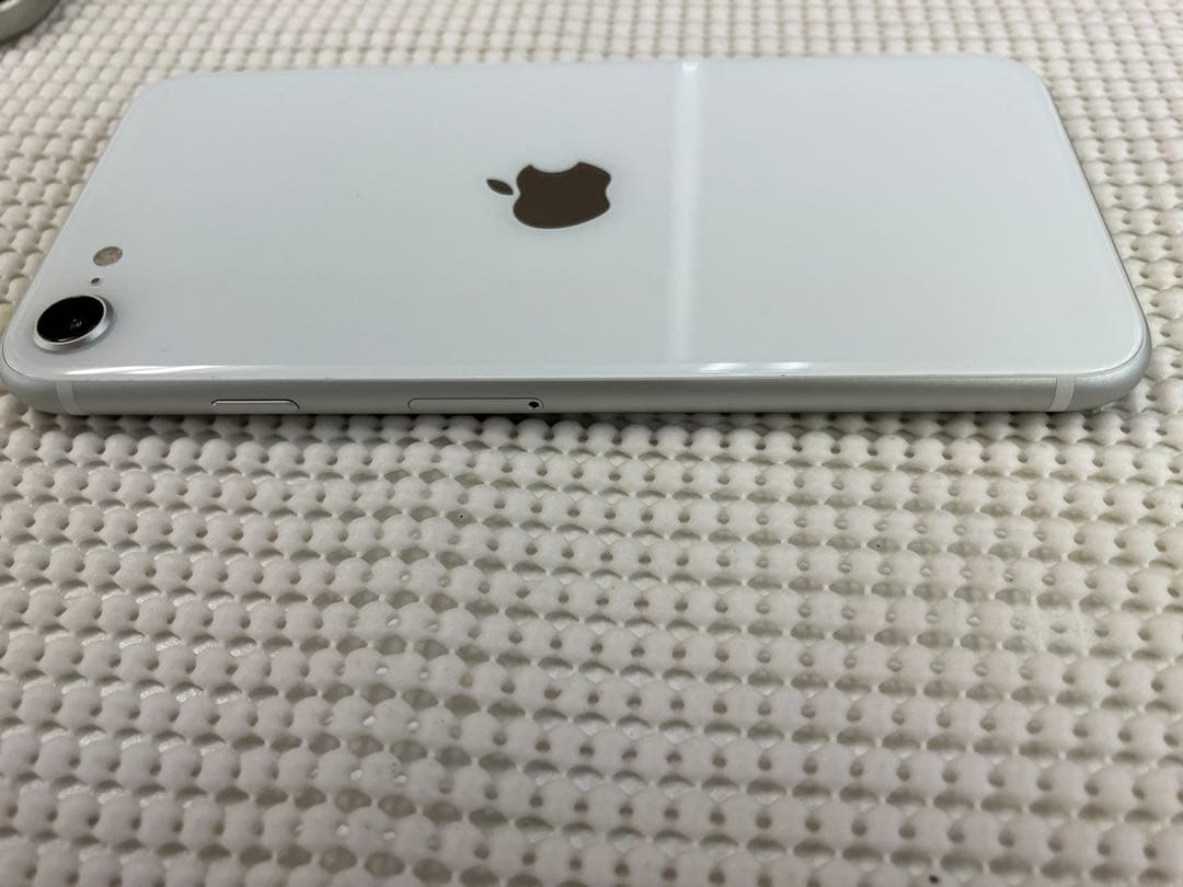 iPhone SE 第2世代 128GB バッテリー新品