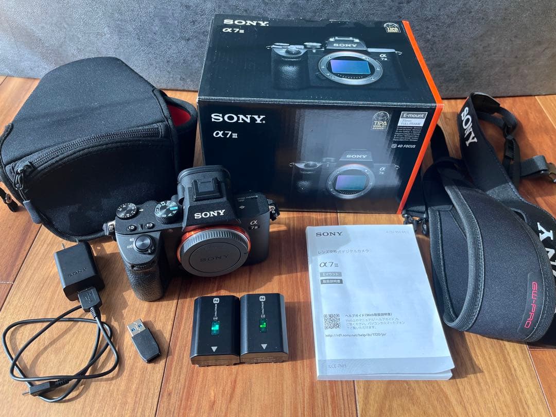 SONY α7 III ミラーレスカメラ 本体　バッテリー　SDカード