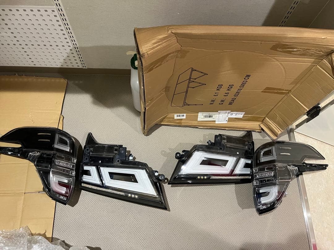 ヴェルファイア30系後期　点滅テールライト一式シーケンシャル加工済み