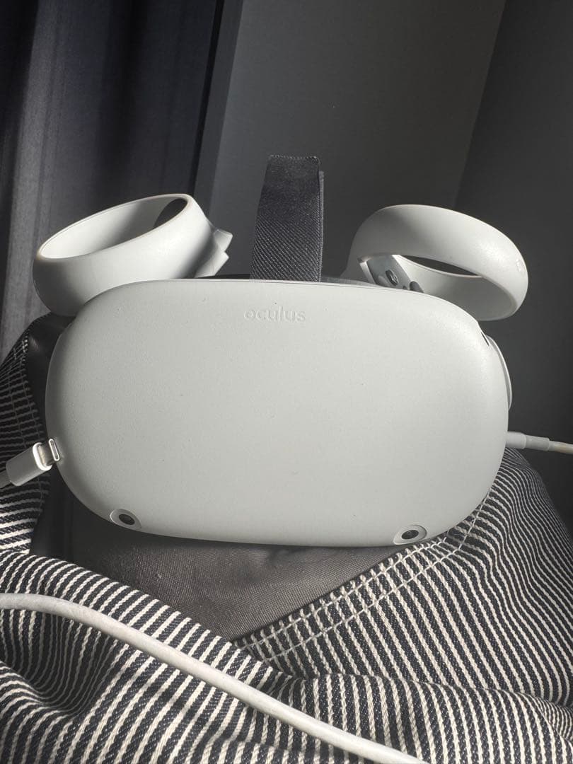 ［箱無し］ quest 2 128GB エリートストラップ付き