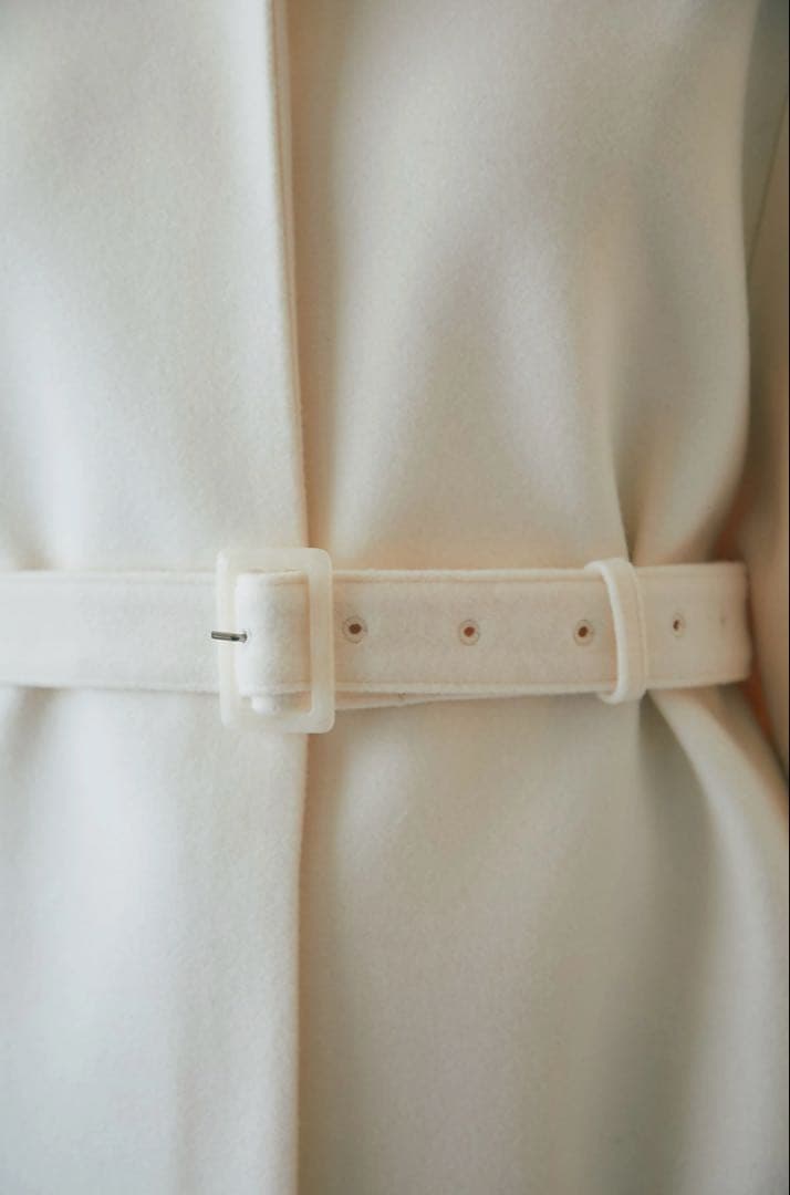 トッコクローゼット ２ＷＡＹファー＆ベルト付きケープライクコート アイボリー