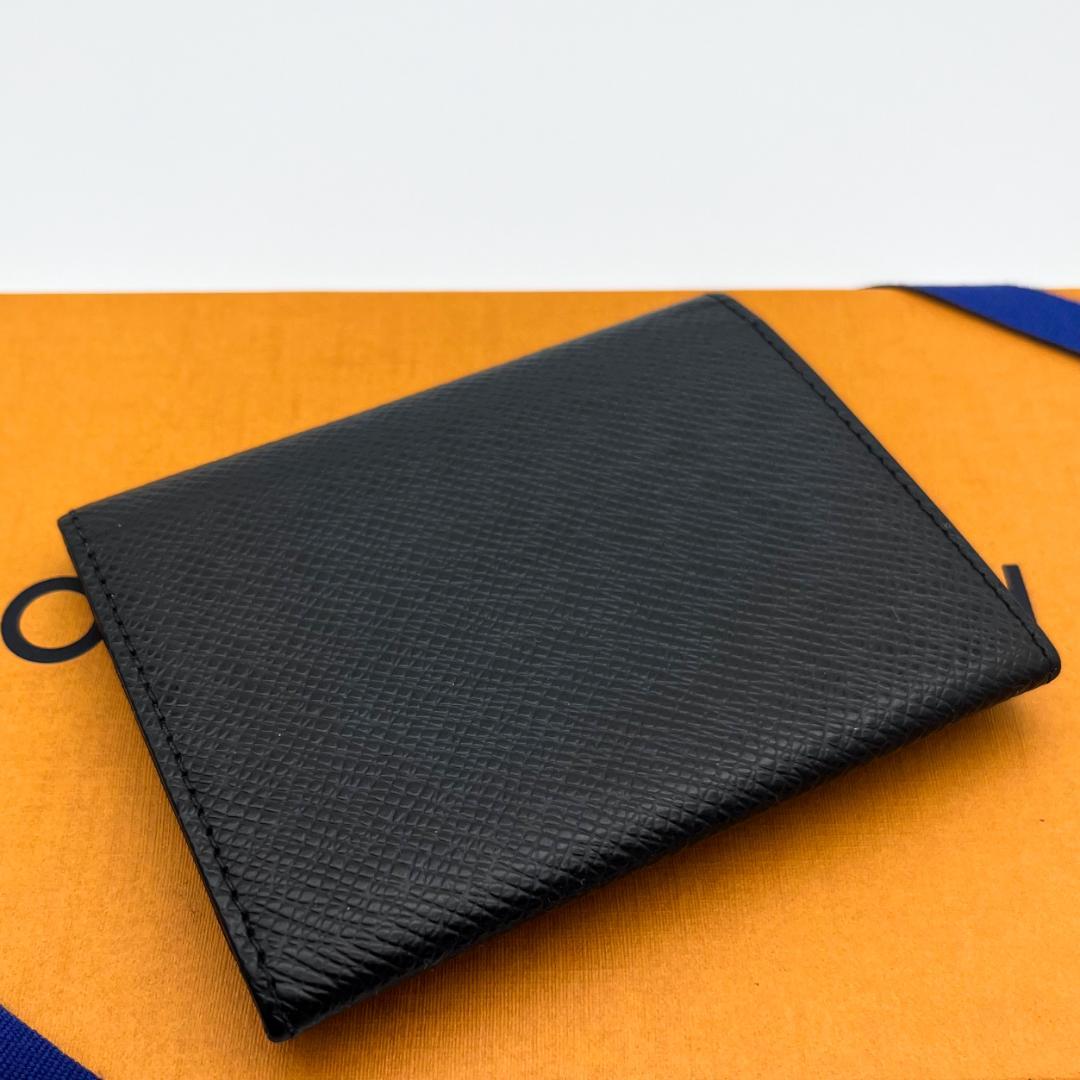 極上美品　ルイヴィトン アンヴェロップカルトドゥヴィジット タイガ 名刺入れ　黒