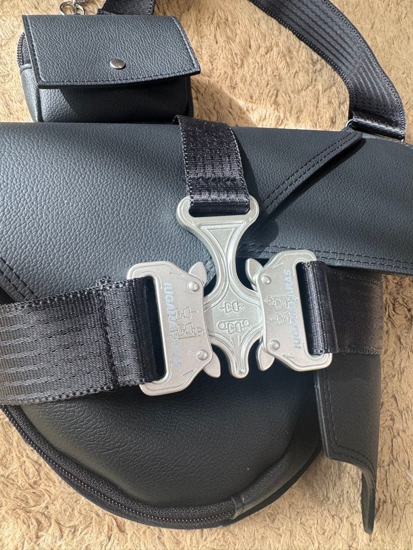 バッグ IUGAMAKARAS Triple CoveredCrowBucklebag