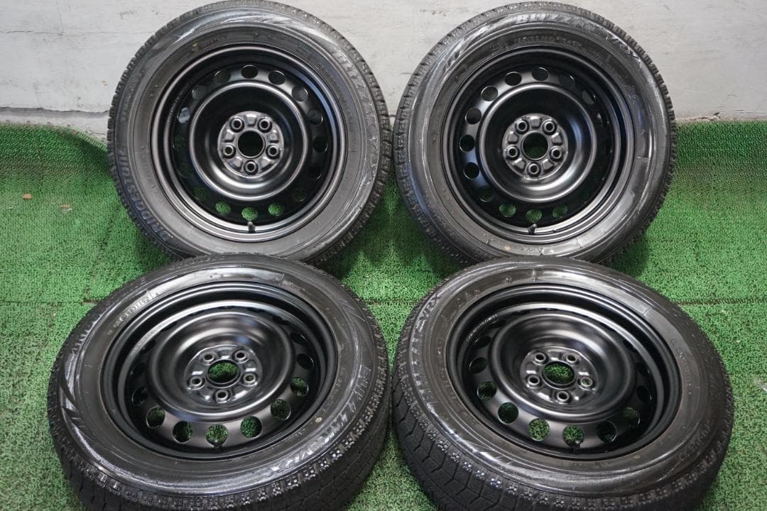 シエンタ純正　カスタムブラックエディション　185/60R15　スタッドレス