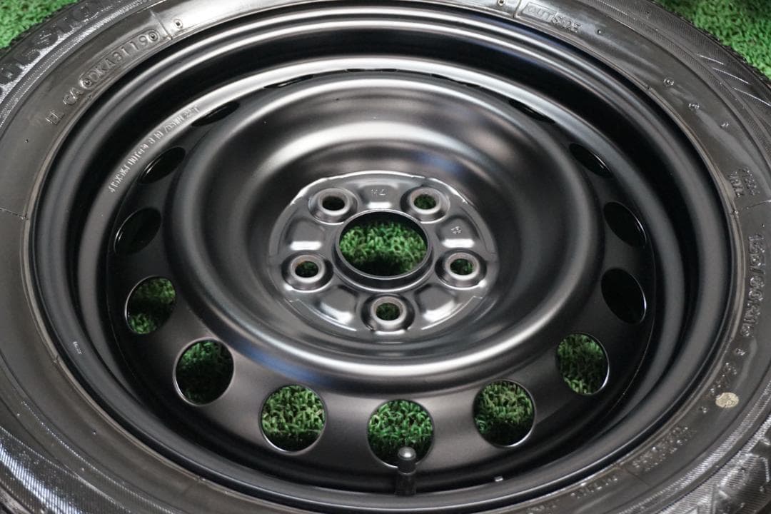 シエンタ純正　カスタムブラックエディション　185/60R15　スタッドレス