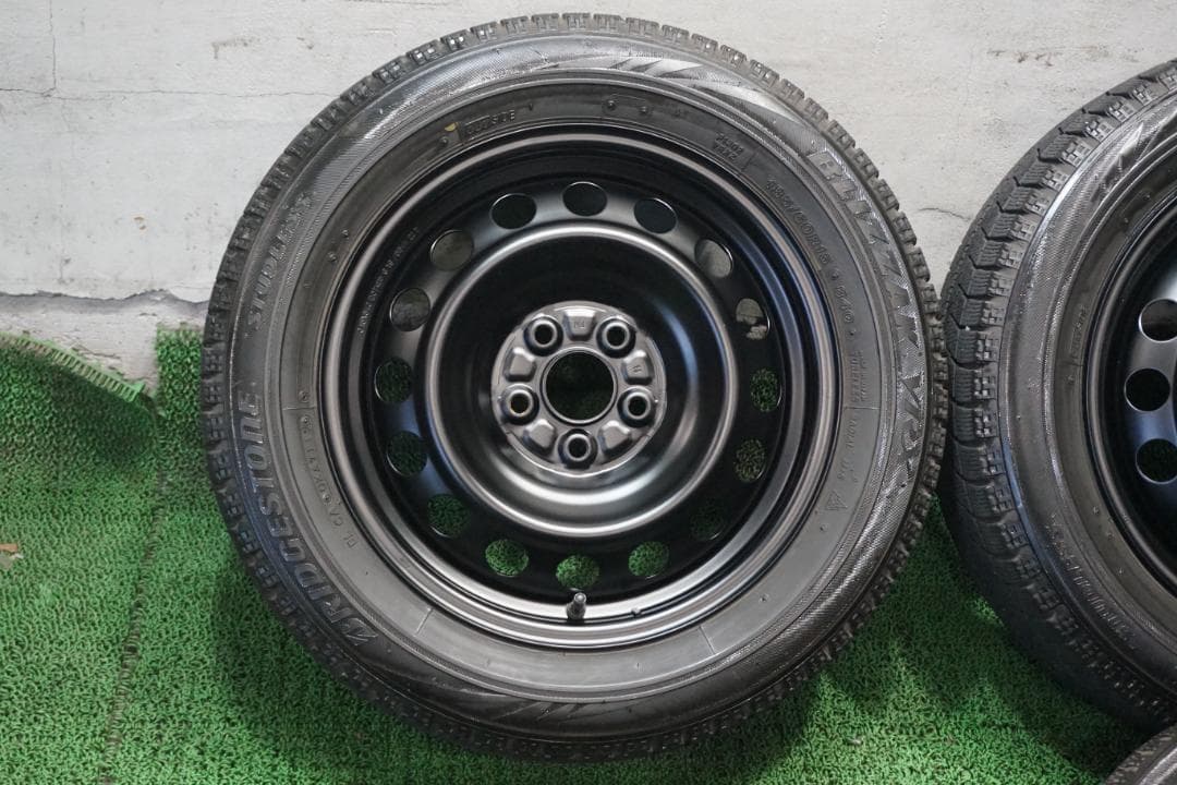 シエンタ純正　カスタムブラックエディション　185/60R15　スタッドレス