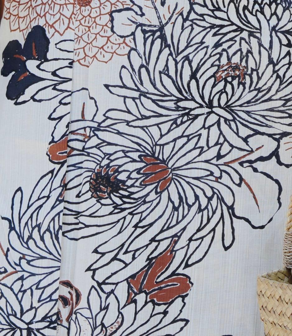 ブラウンの菊づくし utatane フリーサイズ 浴衣 兵児帯 下駄 3点セット