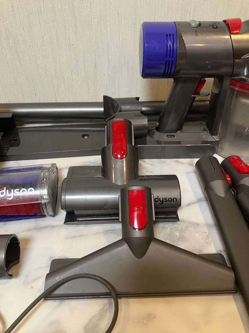 Dyson 掃除機 各種アタッチメント付き