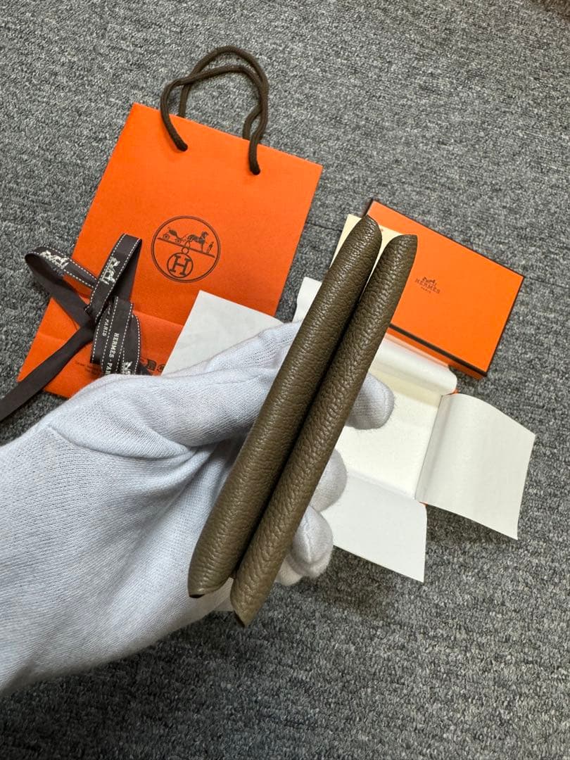 【新品未使用】HERMES エルメス カルヴィ カードケース　エトゥープ