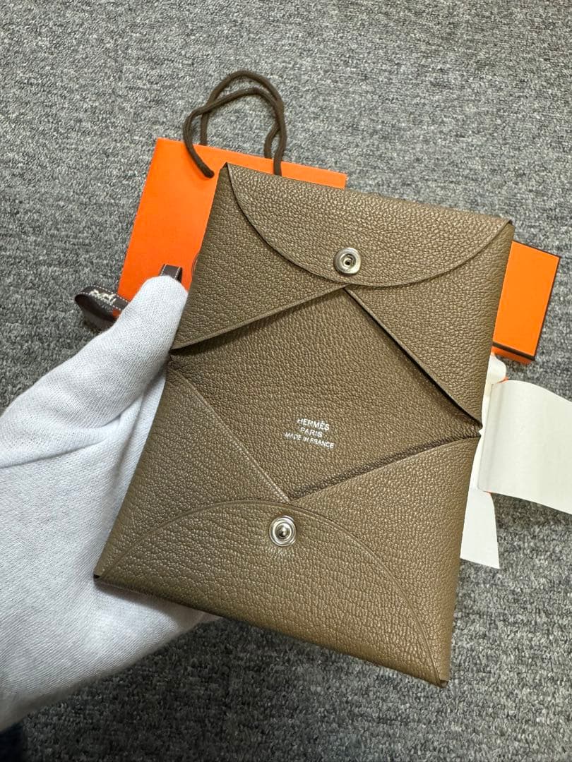 【新品未使用】HERMES エルメス カルヴィ カードケース　エトゥープ