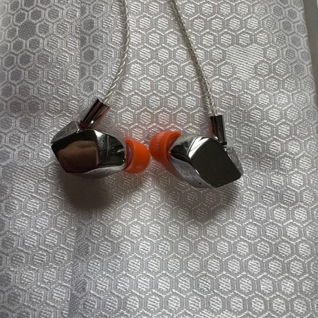 イヤホン Final a8000