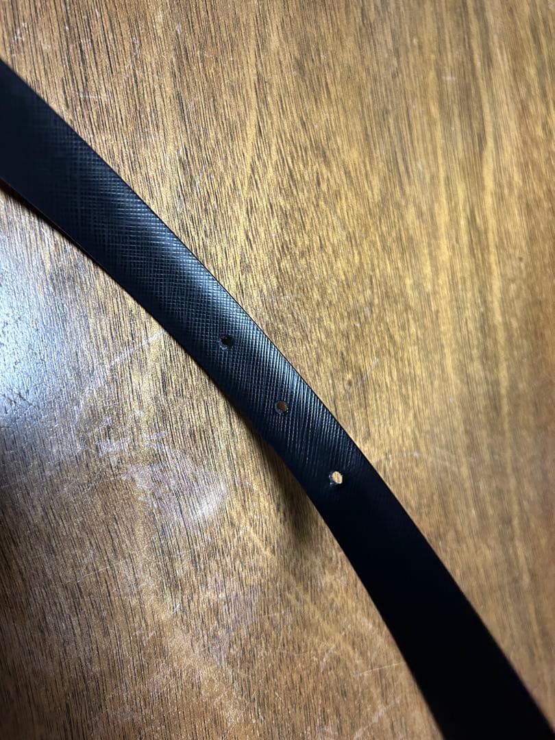 美品フェラガモ　レディース　リバーシブル　ベルト　赤レッド　黒ブラック　ゴールド