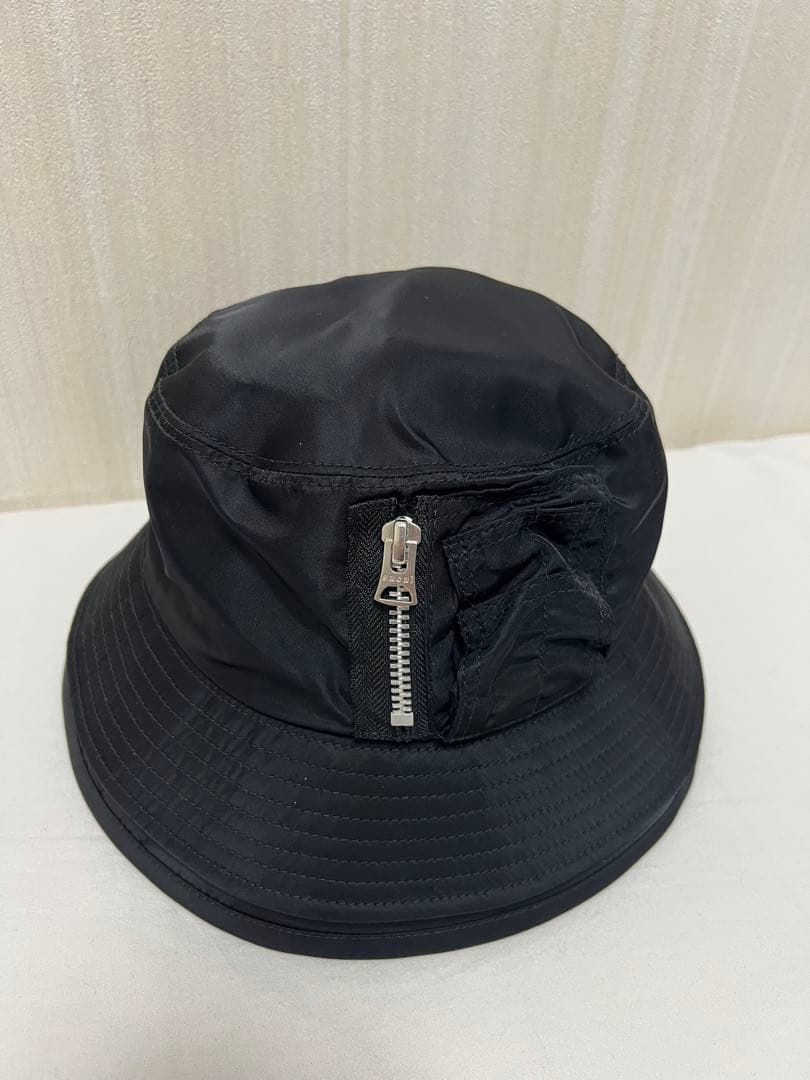 sacai 黒 バケットハット ジッパー付き