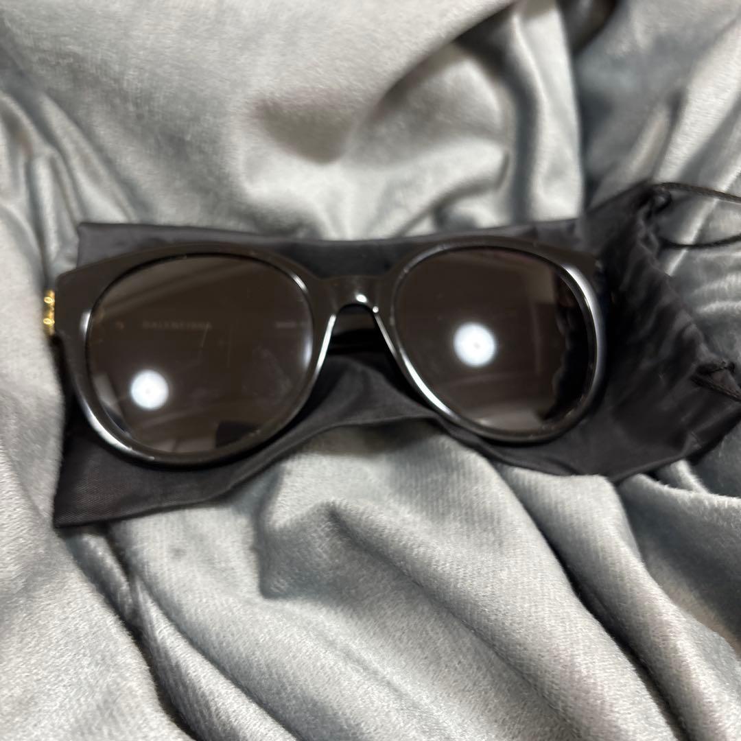 バレンシアガ　サングラス