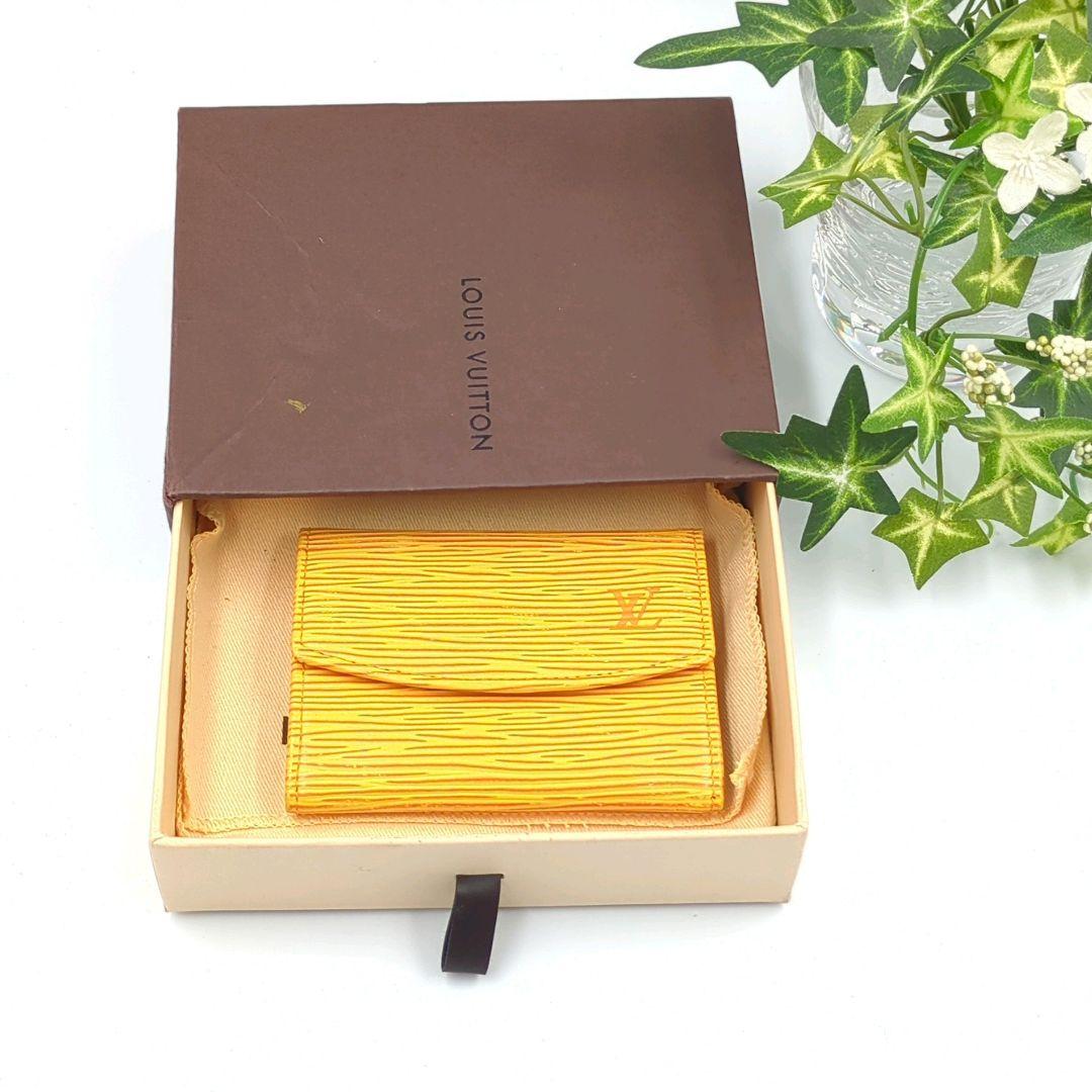 Louis Vuitton 　エピレザー 　名刺入れ　パスケース