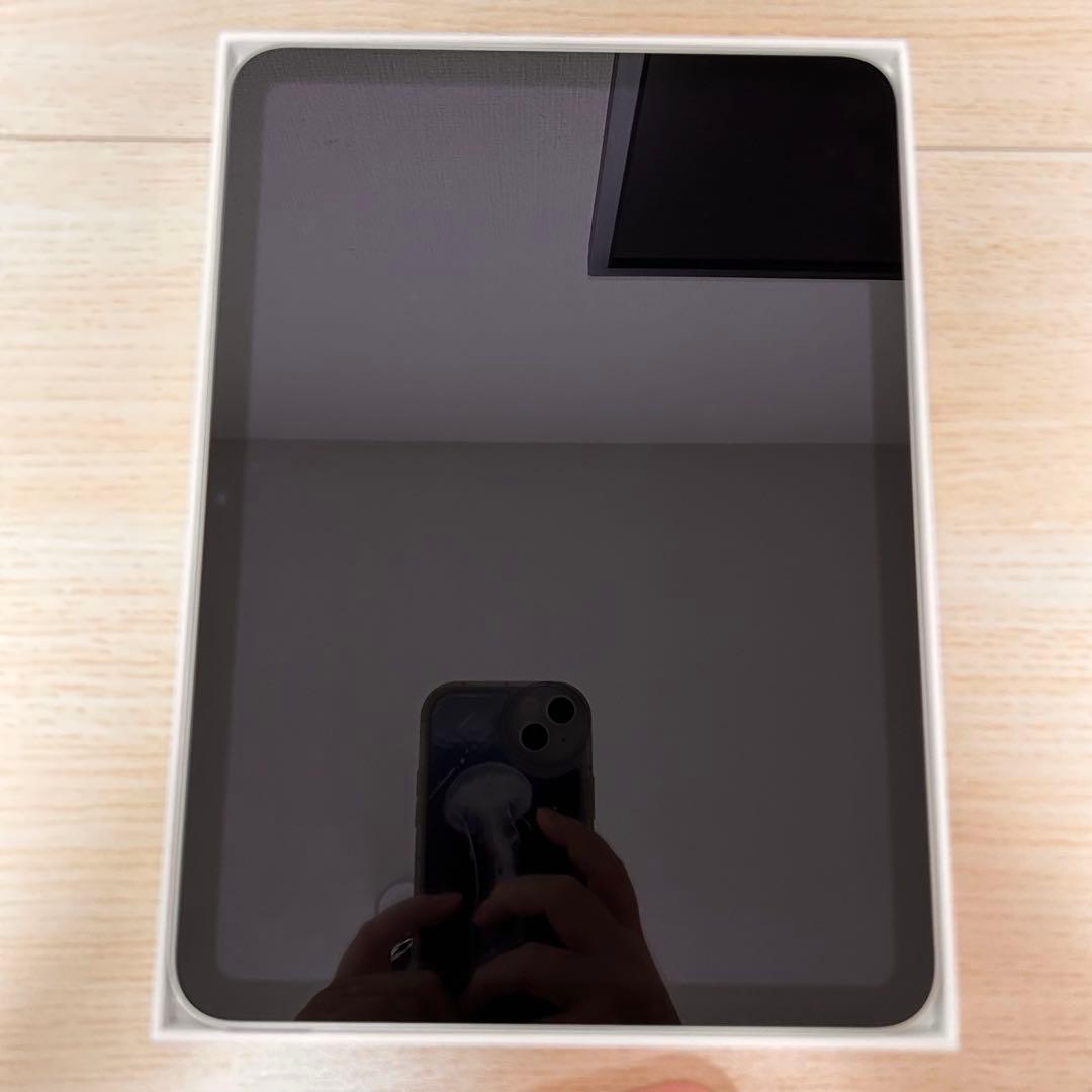 【美品】iPad 10.9インチ 第10世代 Wi-Fiモデル 64GB 箱付き