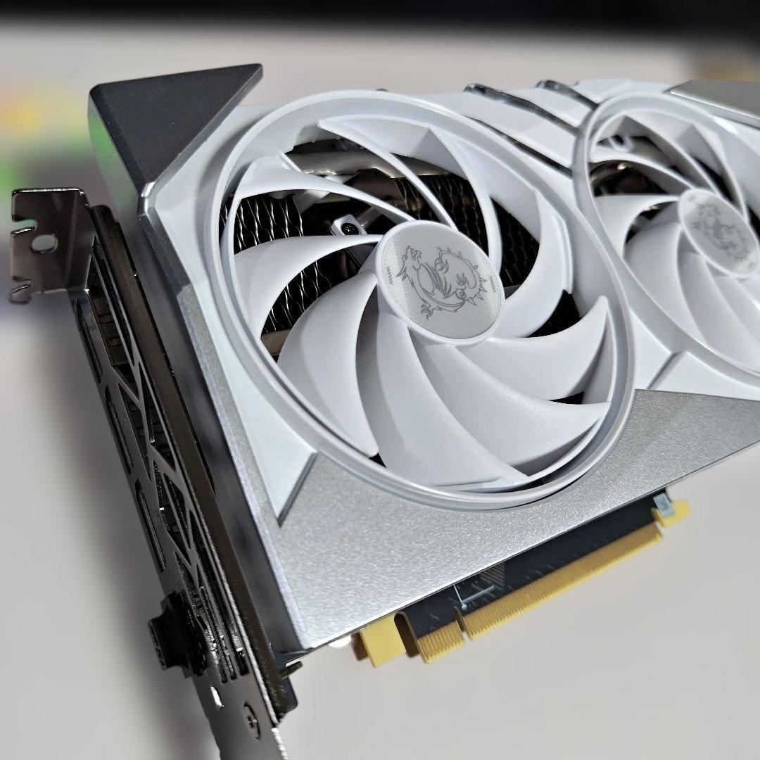 グラフィックボード・グラボ・ビデオカード MSI GeForce RTX 4070Ti gaming slim white