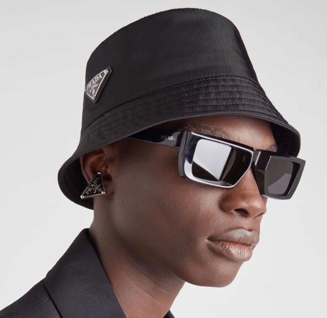 PRADA バケットハット プレートロゴ