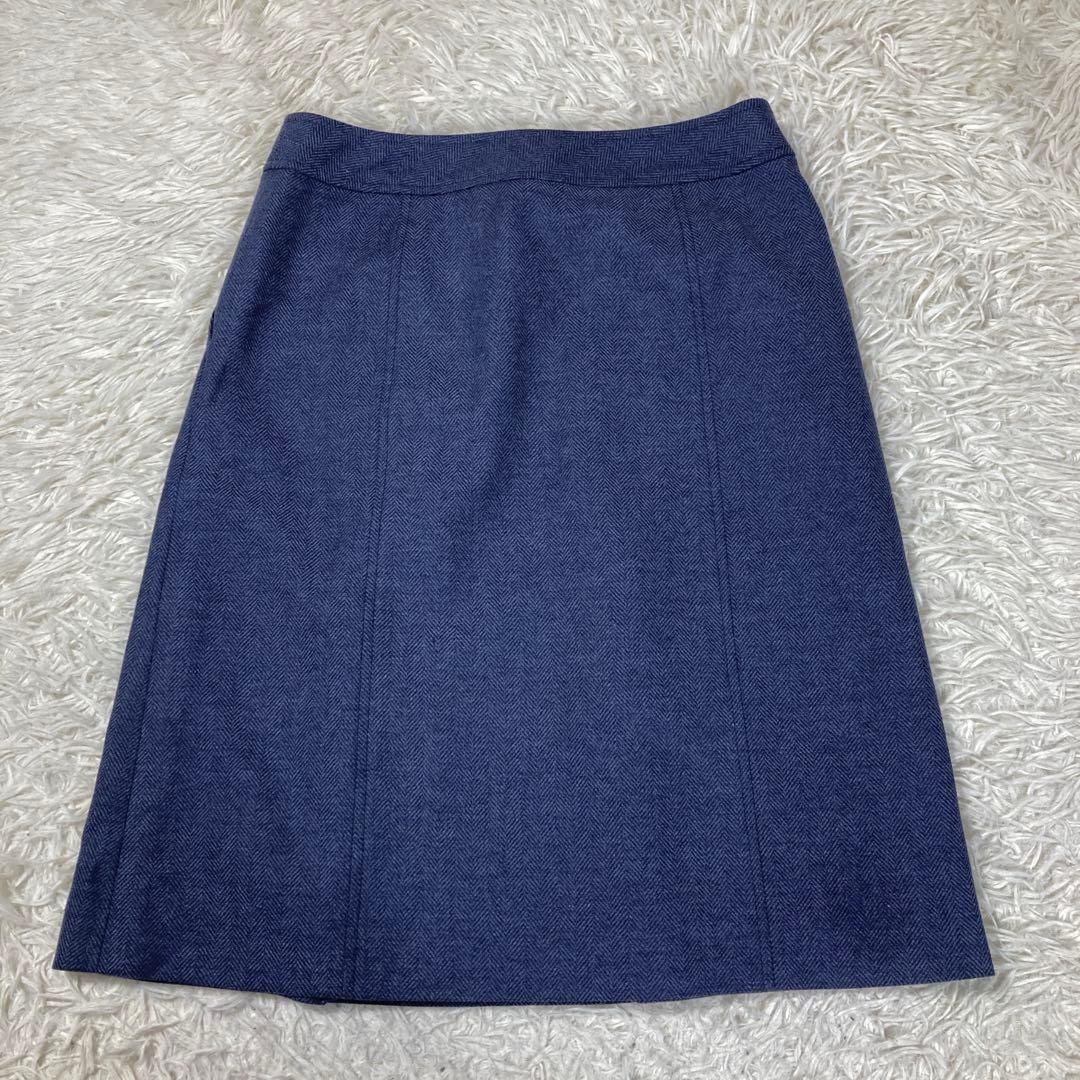 アクアスキュータム　ネイビー　ヘリンボーン　くるみボタン　サイズ8(M)