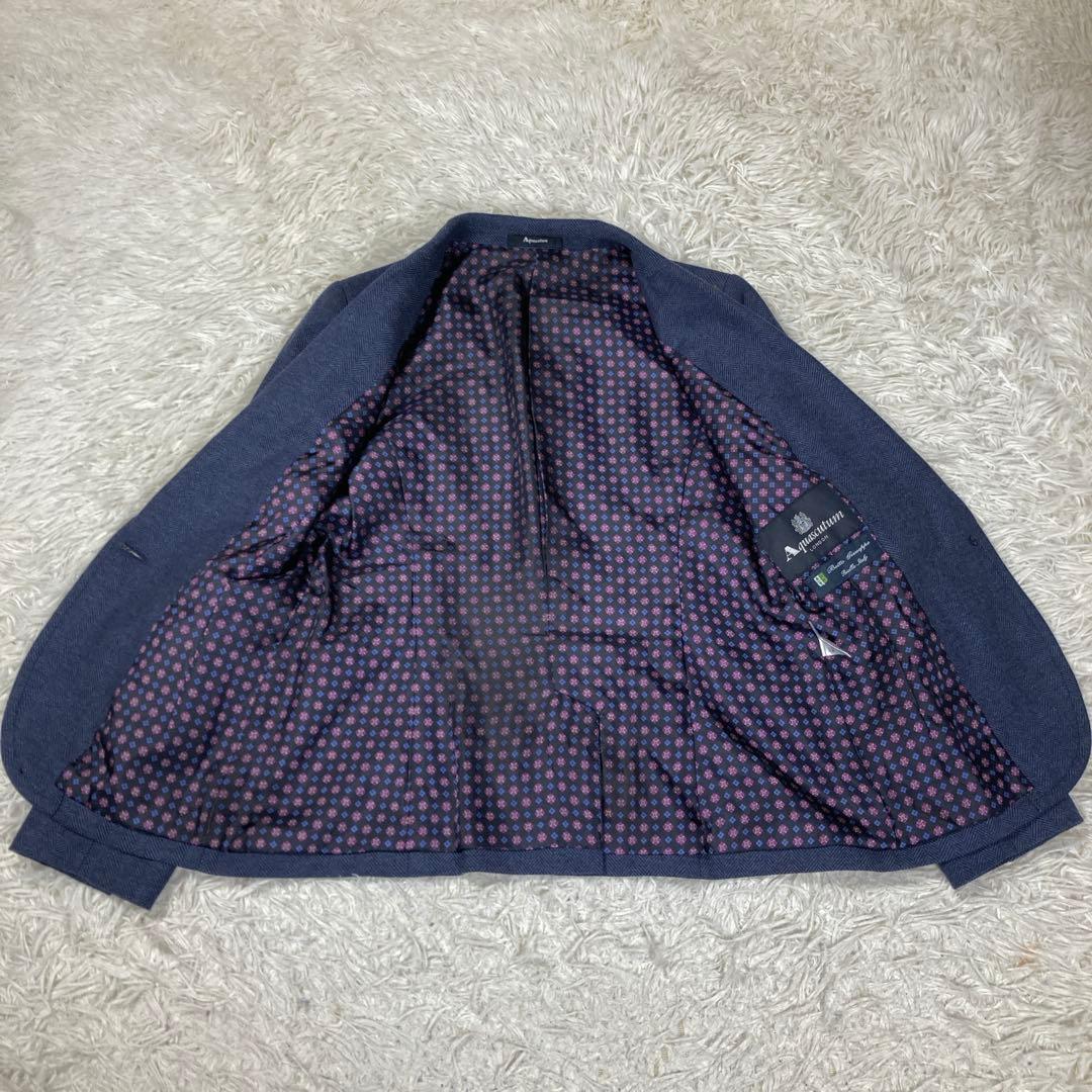 アクアスキュータム　ネイビー　ヘリンボーン　くるみボタン　サイズ8(M)