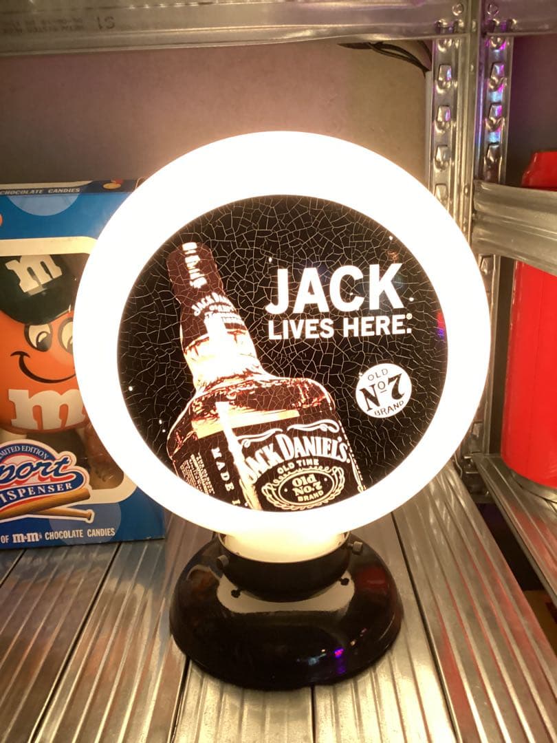 ガレージ店舗にガスランプ　ジャックダニエル