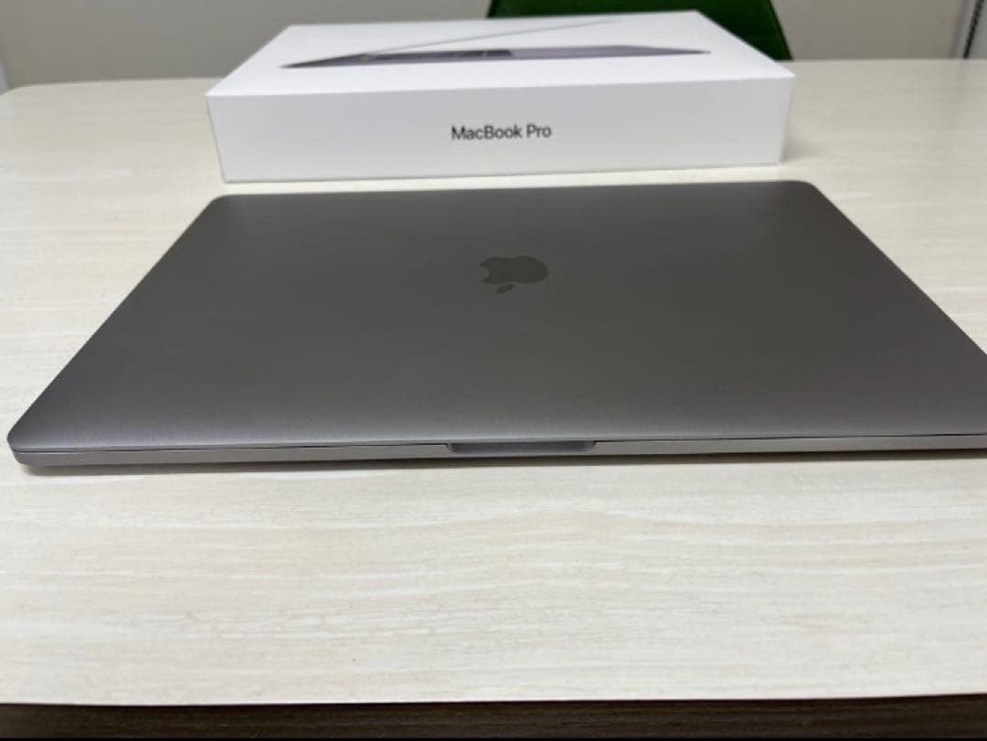 MacBook pro2019 15インチ i9 16GB SSD512