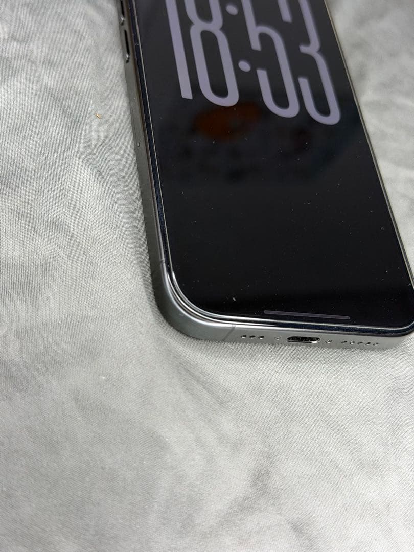 iPhone 15 Pro 256GB SIMフリー ブラックチタニウム