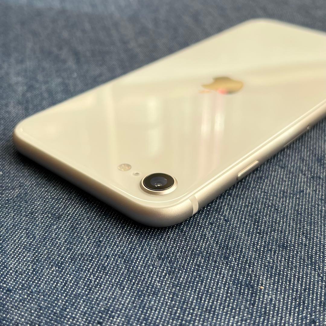 iPhone SE3 第3世代 本体 スターライト 64GB SIMロックなし