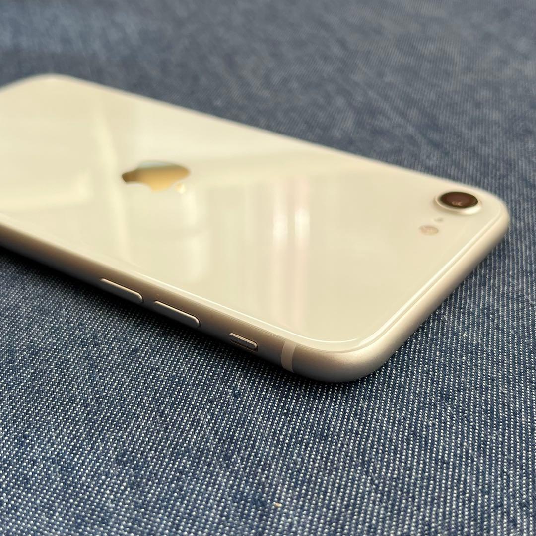 iPhone SE3 第3世代 本体 スターライト 64GB SIMロックなし