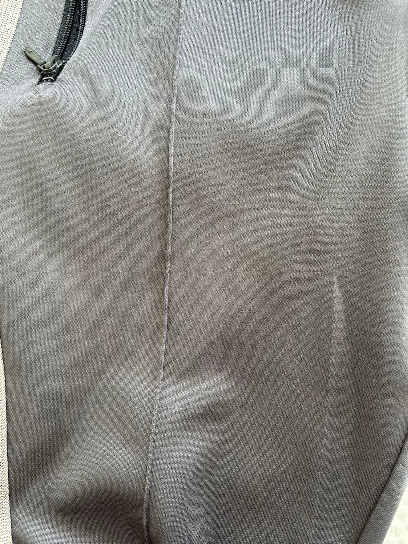 グレー ストライプ スラックス