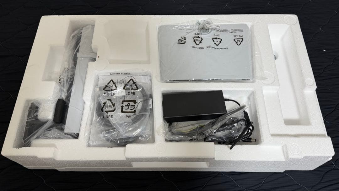 ほぼ新品 KTC M27P6 27インチ QD-MiniLED 4K UHD