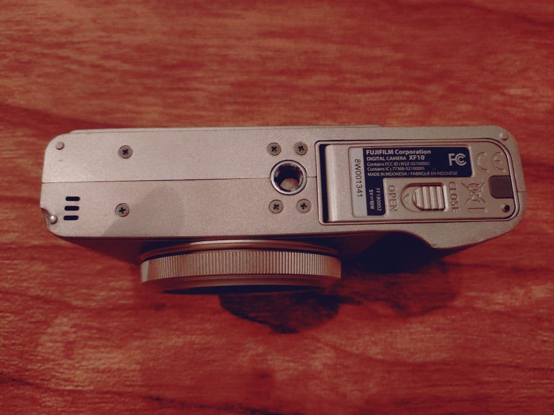 FUJIFILM XF10 ゴールド コンパクトデジタルカメラ