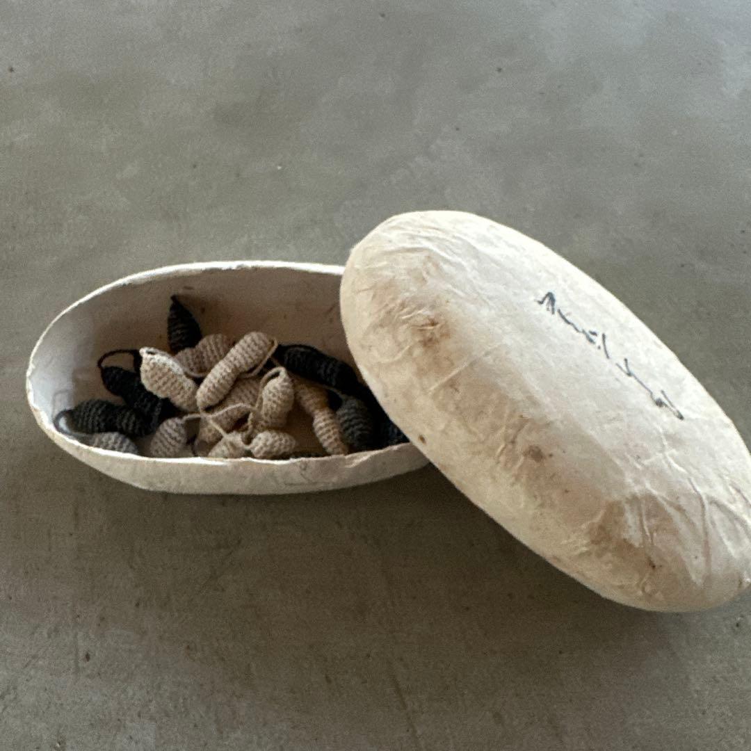 ヨーガンレールのピーナッツ型ネックレス 2色グラデーション BOX付