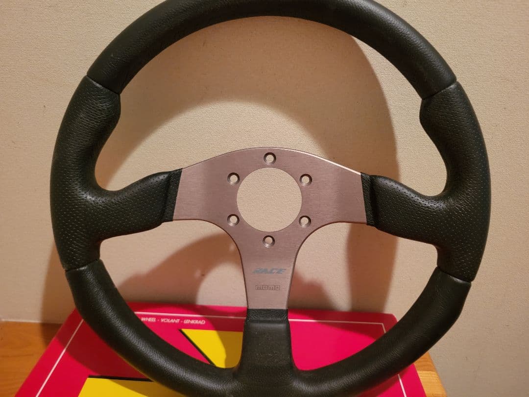 momo race 35 ステアリング