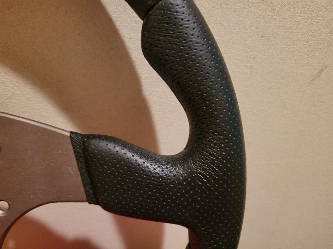 momo race 35 ステアリング