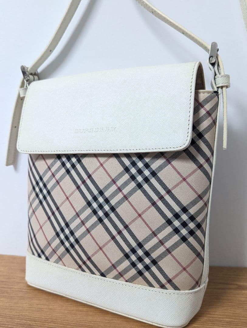 Burberry バーバリー ショルダーバッグ ノバチェック 斜め掛け レザー