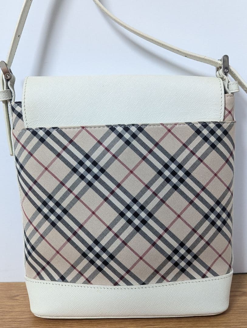 Burberry バーバリー ショルダーバッグ ノバチェック 斜め掛け レザー