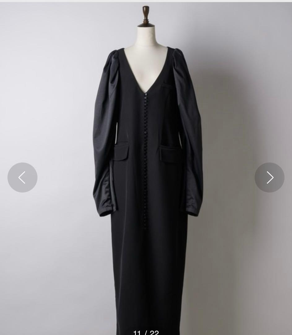 LA BELLE ETUDE Vネッククランクルドレス