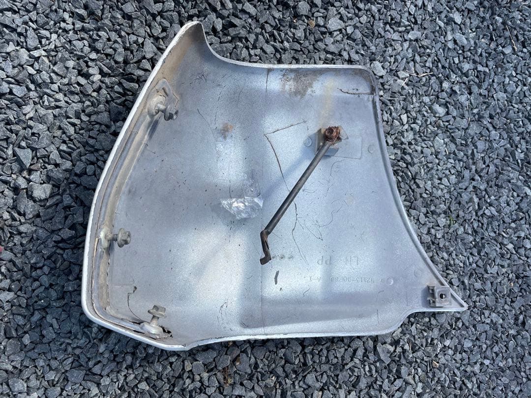 希少　トヨタデリボーイKXC 10Vフロントバンパーコーナーカバー左右中古