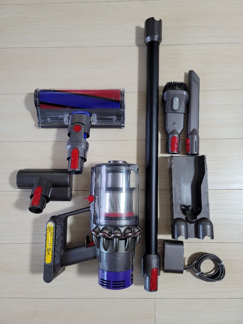 ダイソン Dyson V10 サイクロン式 コードレス掃除①