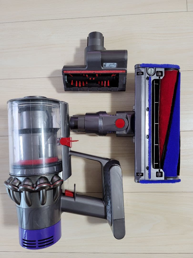 ダイソン Dyson V10 サイクロン式 コードレス掃除①