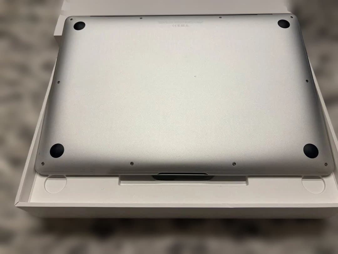 MacBook Air M1 シルバー 8GB/256GB