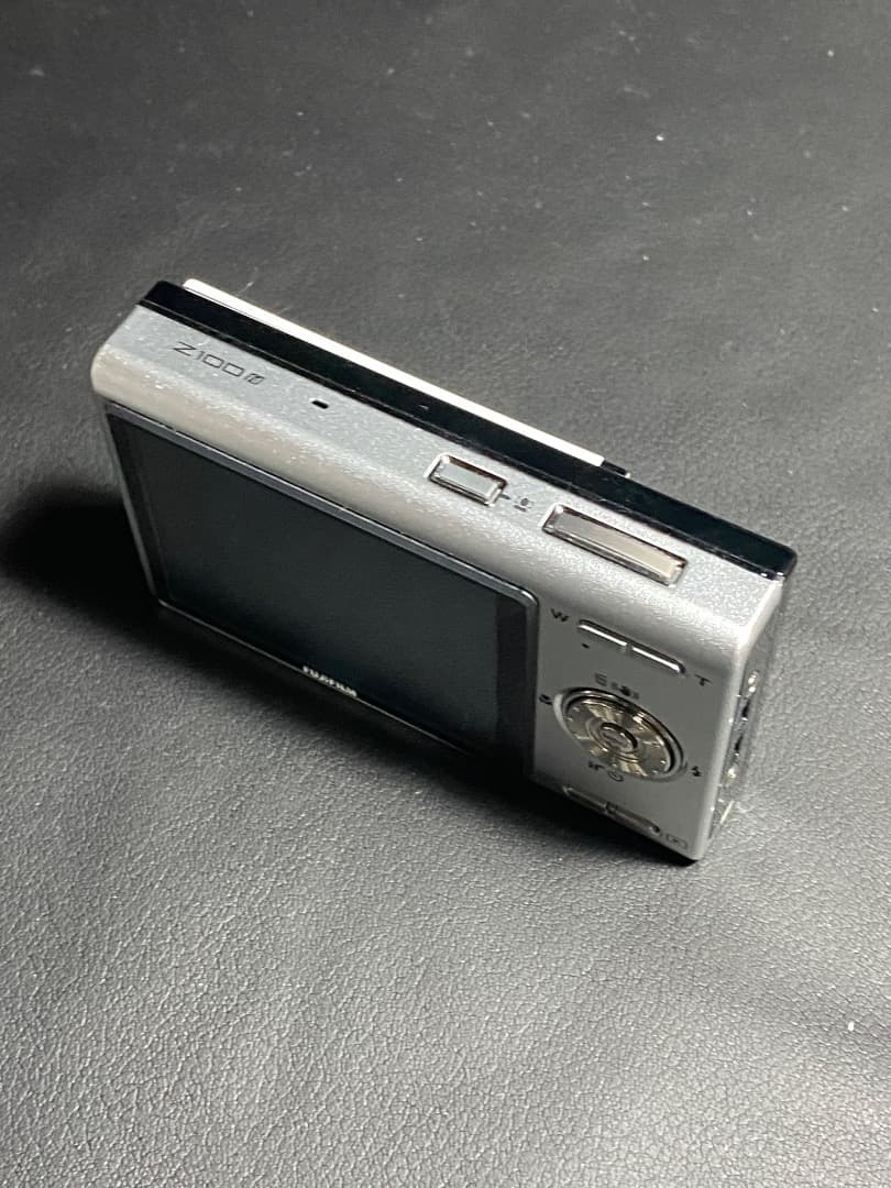 FUJIFILM FinePix Z100fd デジカメ ブラック☓ホワイト