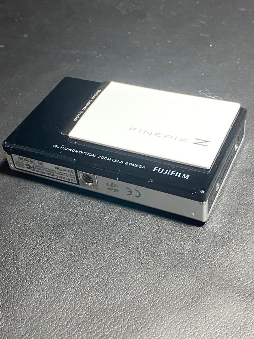 FUJIFILM FinePix Z100fd デジカメ ブラック☓ホワイト