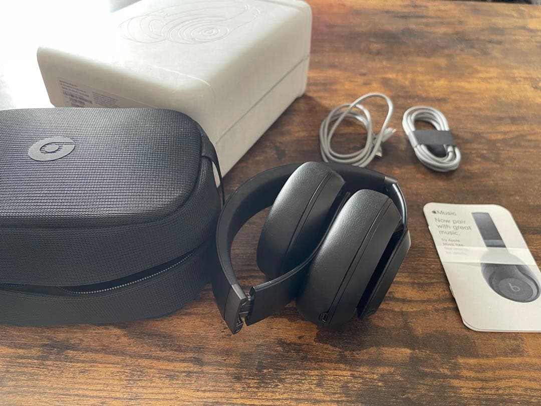 Beats Studio Pro ブラック