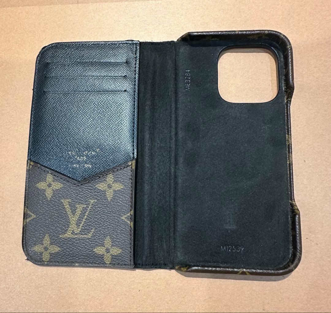 【中古美品】ルイ・ヴィトン iPhone15pro手帳型ケース　モノグラム