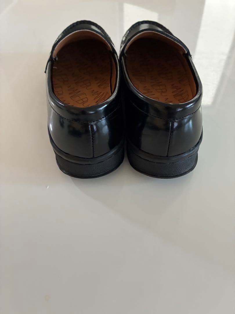 MANEBU｜フェイススキンレザーペニーローファー“VOVO”