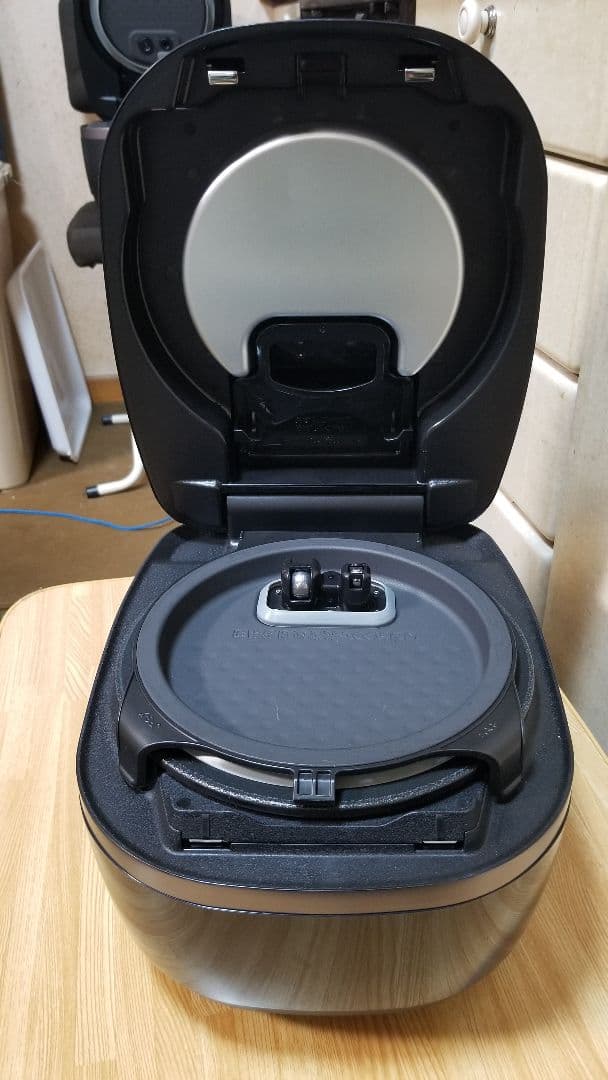 ☆2021年製☆土鍋ご泡火炊き☆タイガー圧力IH炊飯器 ハイグレードモデル